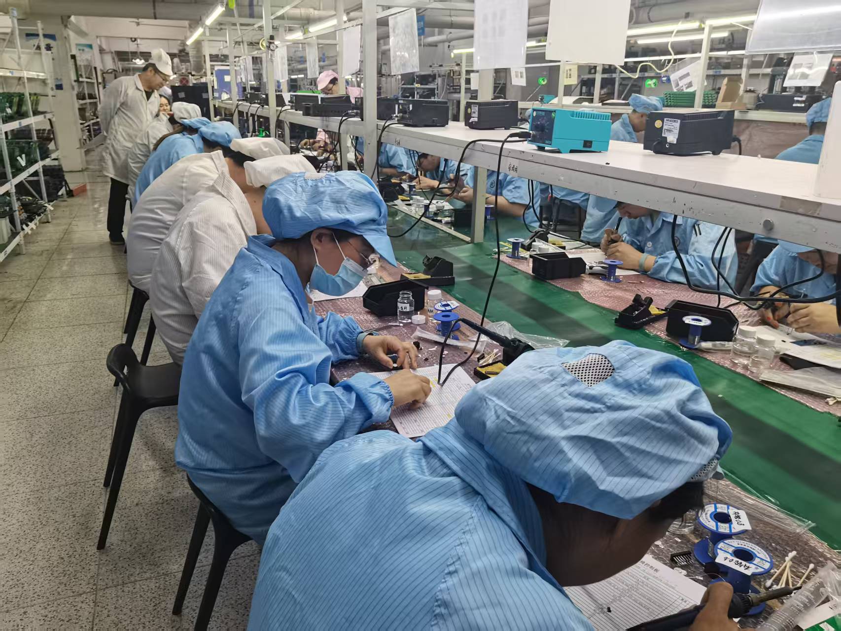 “火光綻放，技能對(duì)決”-焊接大賽